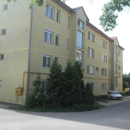 Apartment Pe-ki Apartman Varpalota